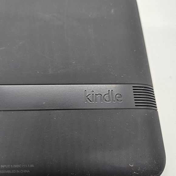 Amazon Kindle Fire HD 7" 32 GB with gray Belkin case - Picture 7 of 11